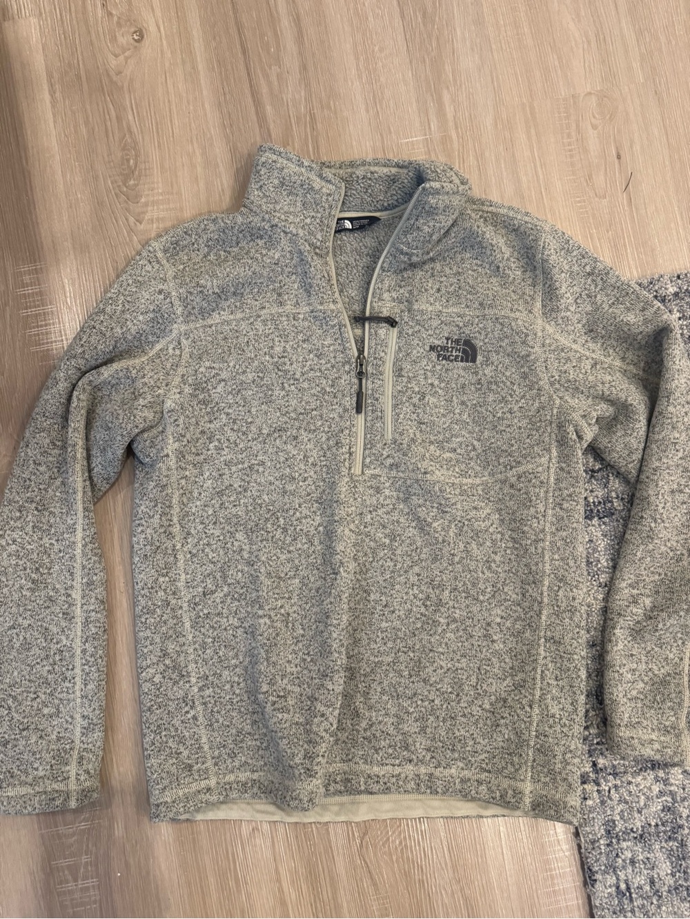 The North Face Men’s Light Gray Quarter-Zip Fleece Pullover Size Medium